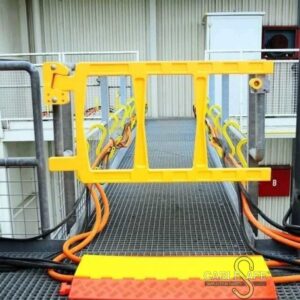 Barrières de sécurité auto-fermantes à double barreau